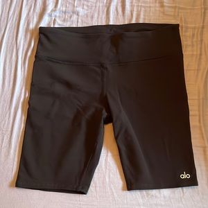 Alo Yoga 7” biker shorts